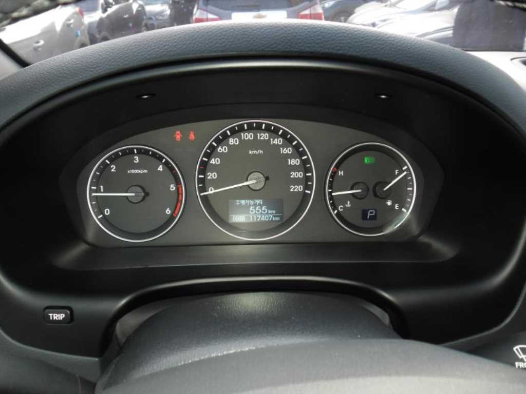 HYUNDAI Starex - Vista 3