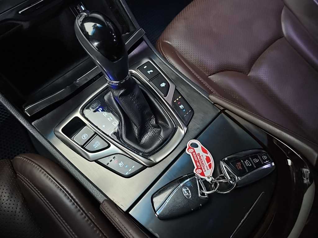 HYUNDAI Grandeur - Vista 8