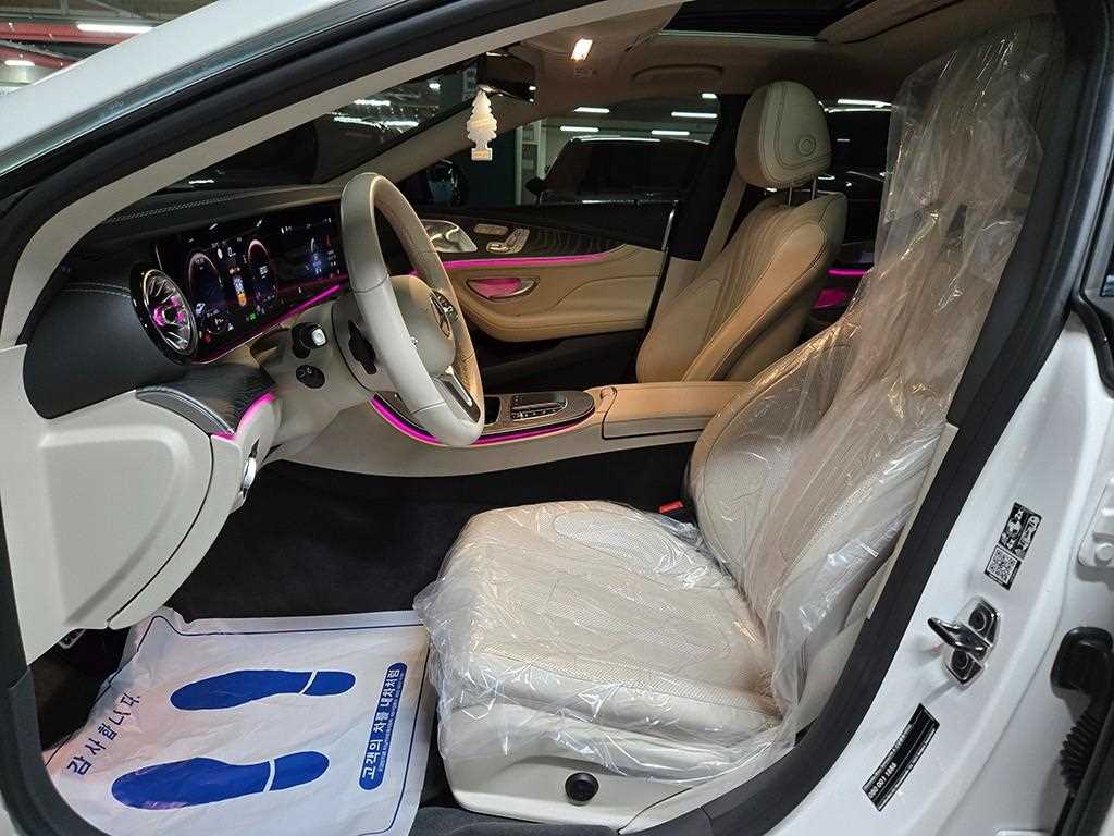 Mercedes Benz CLS Class - Vista 6