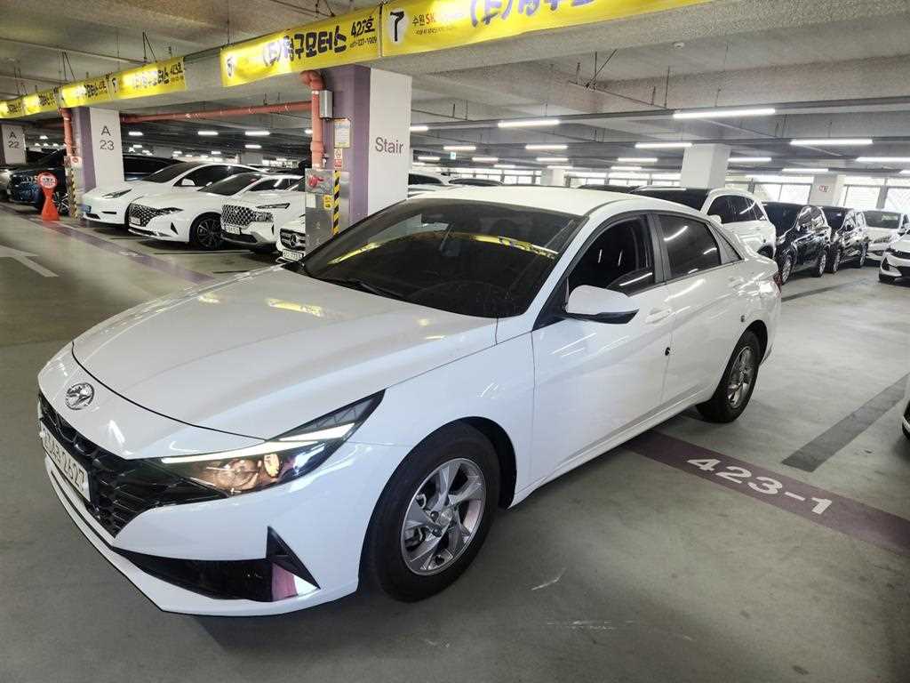 HYUNDAI Avante - Vista 2