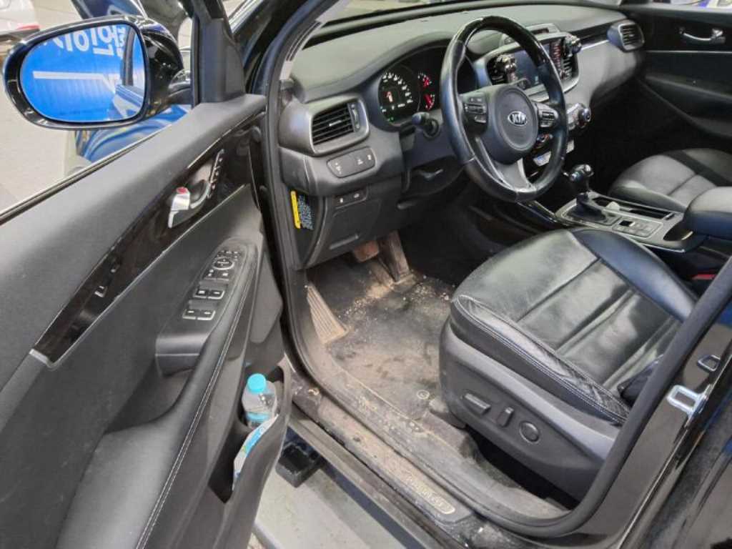 KIA Sorento - Vista 8