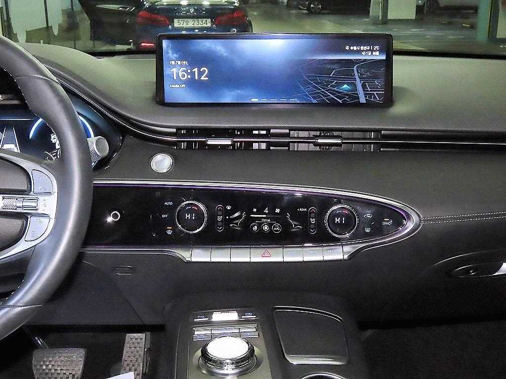 Genesis GV70 - Vista 11