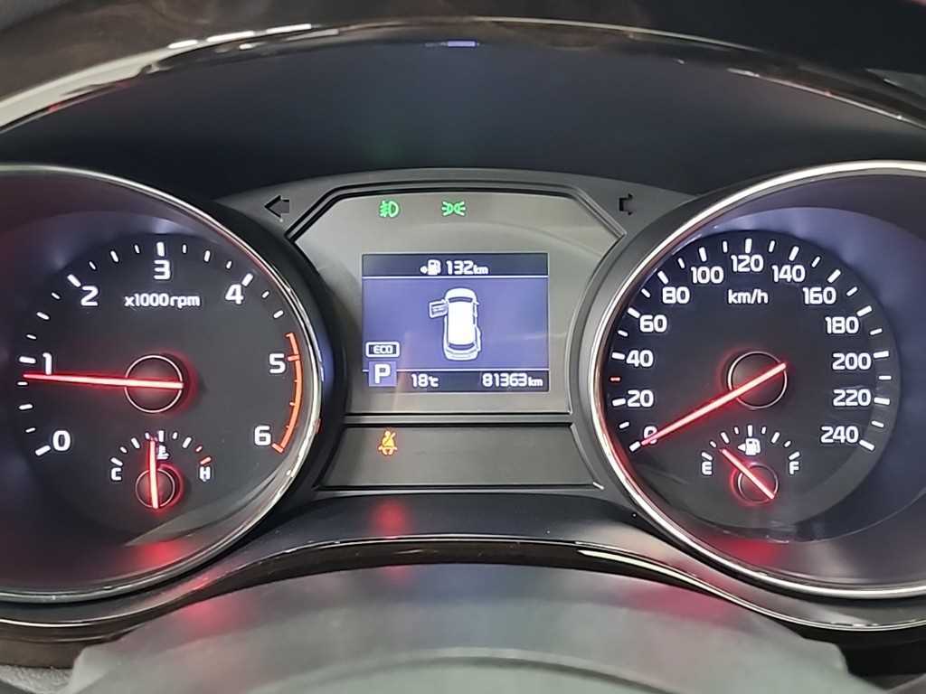 KIA Carnival - Vista 6