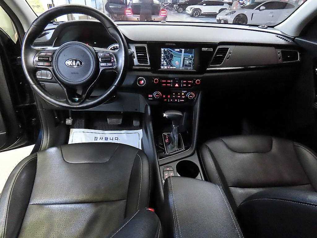 KIA Niro - Vista 10