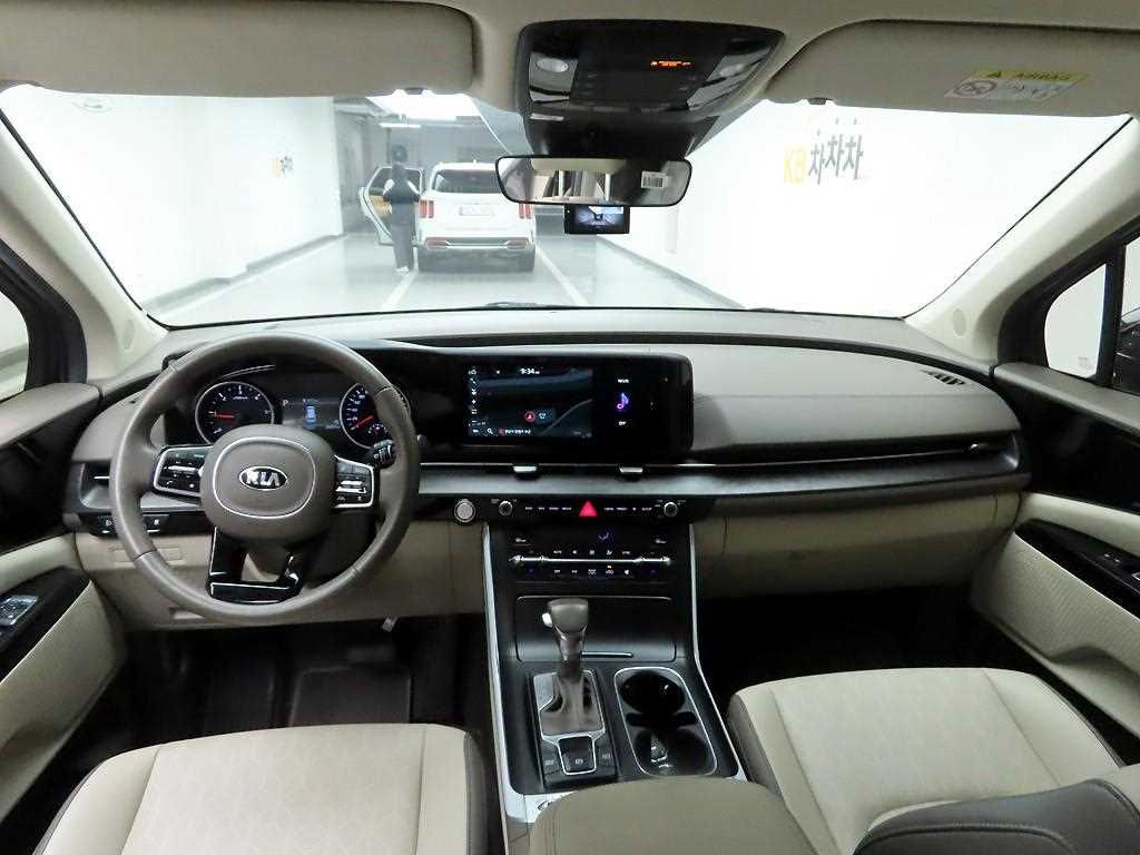 KIA Carnival - Vista 8