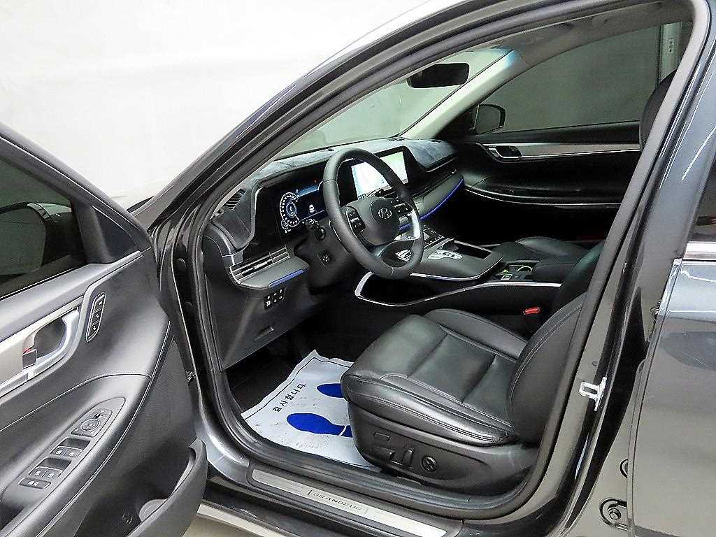 HYUNDAI Grandeur - Vista 5