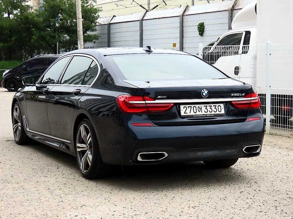 BMW 7 Series - Vista 3