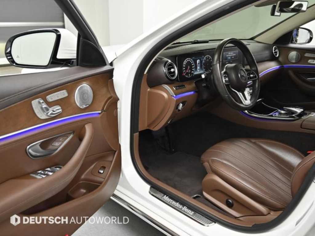 Mercedes Benz E class - Vista 11