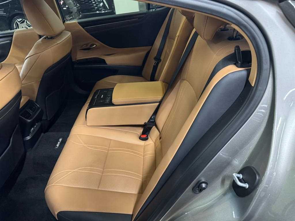Lexus ES - Vista 7