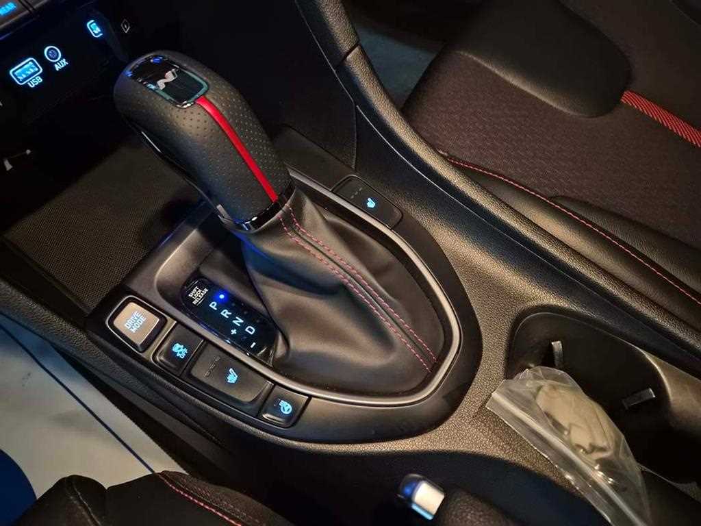 HYUNDAI Veloster - Vista 11