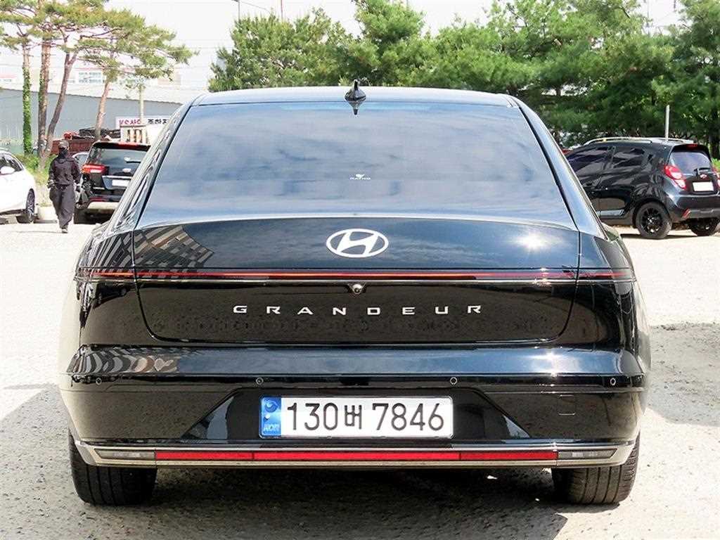 HYUNDAI Grandeur - Vista 5