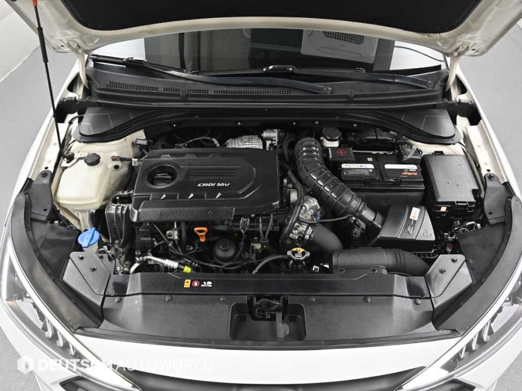 HYUNDAI Avante - Vista 6