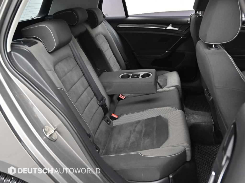Volkswagen Golf - Vista 12