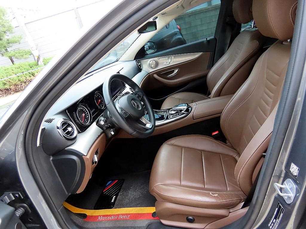 Mercedes Benz E class - Vista 5