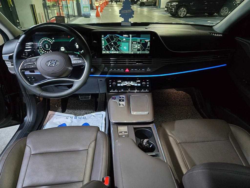 HYUNDAI Grandeur - Vista 10