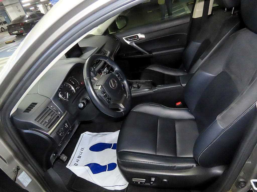 Lexus CT - Vista 6