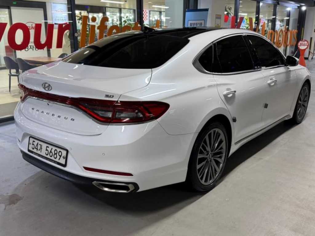 HYUNDAI Grandeur - Vista 4