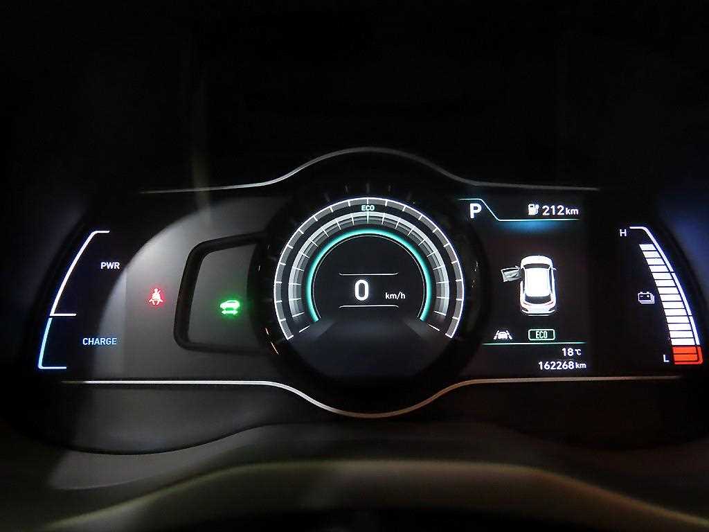 HYUNDAI Kona - Vista 9