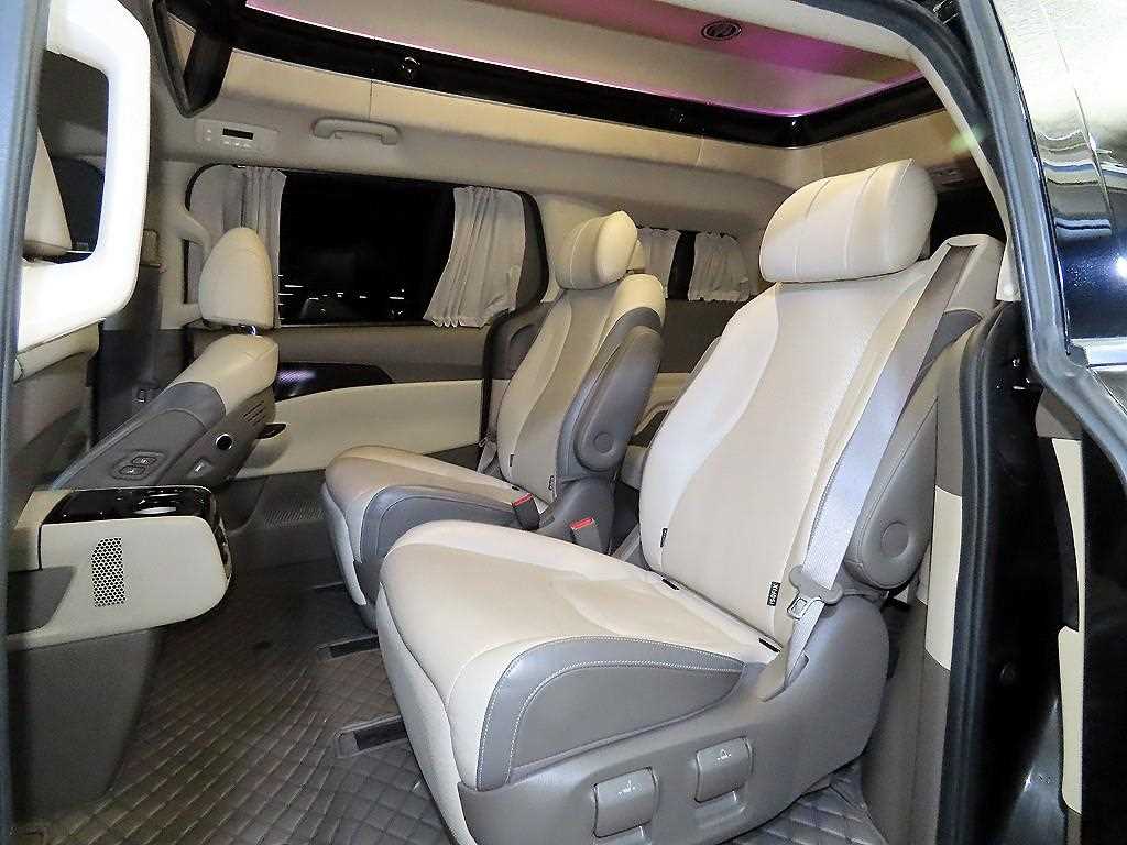 KIA Carnival - Vista 7