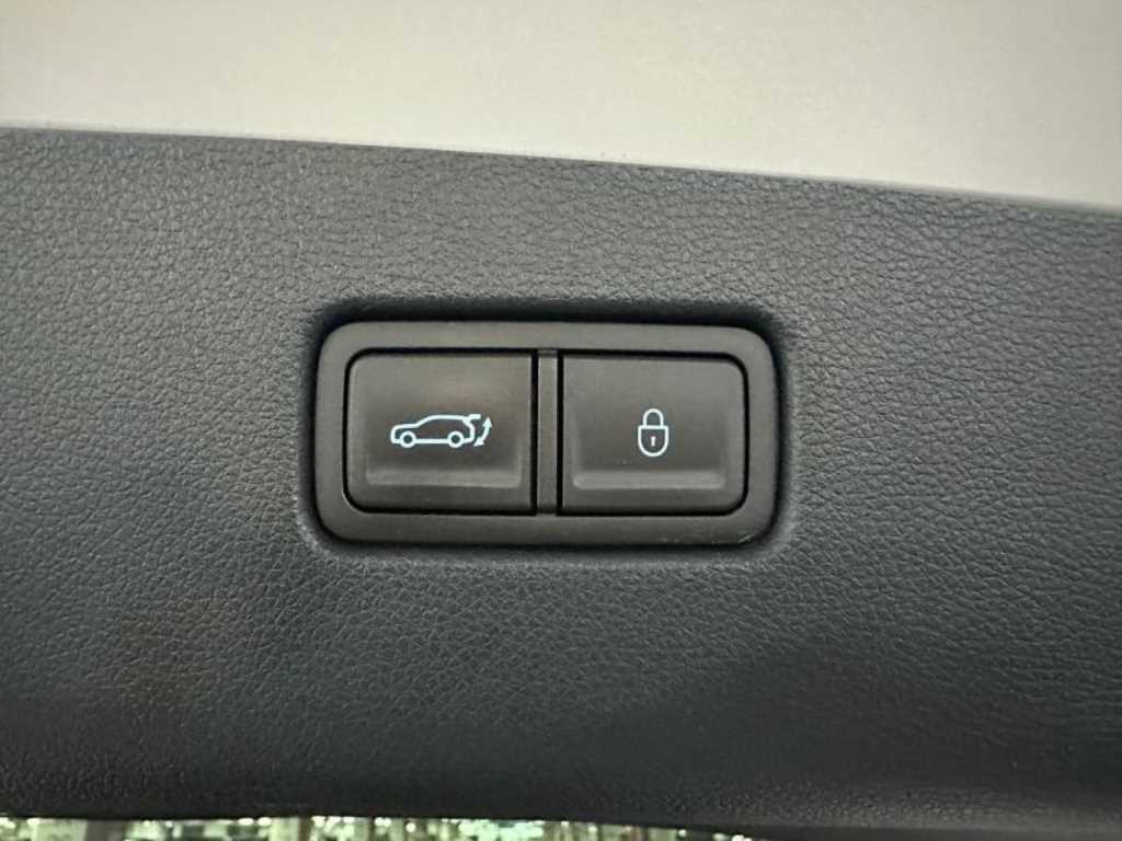 Genesis GV70 - Vista 6