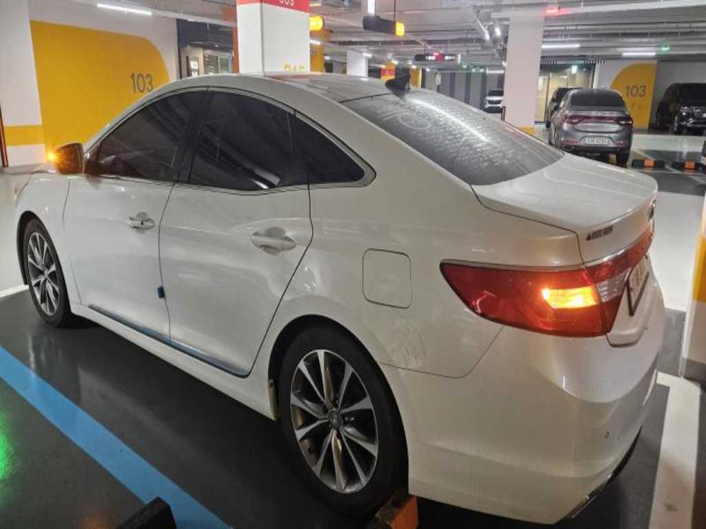 HYUNDAI Grandeur - Vista 4