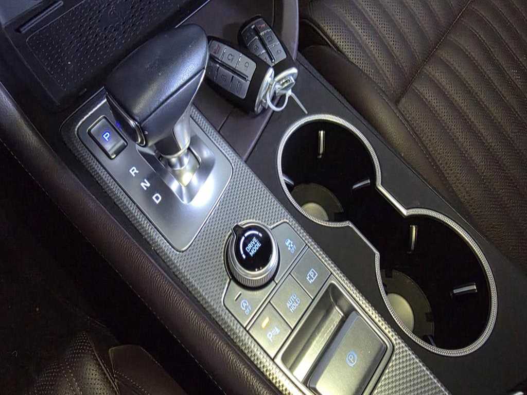 Genesis G70 - Vista 10