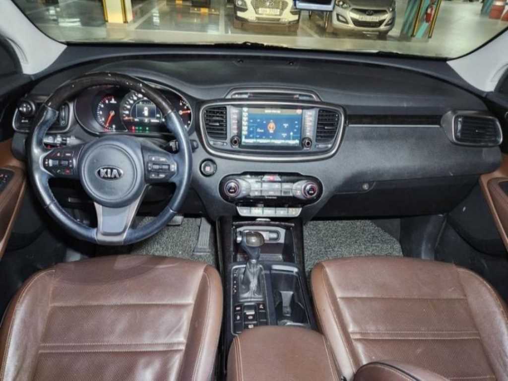 KIA Sorento - Vista 8