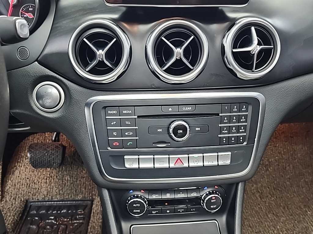Mercedes Benz GLA Class - Vista 10