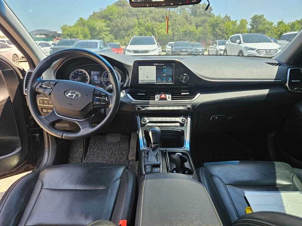 HYUNDAI Grandeur - Vista 6