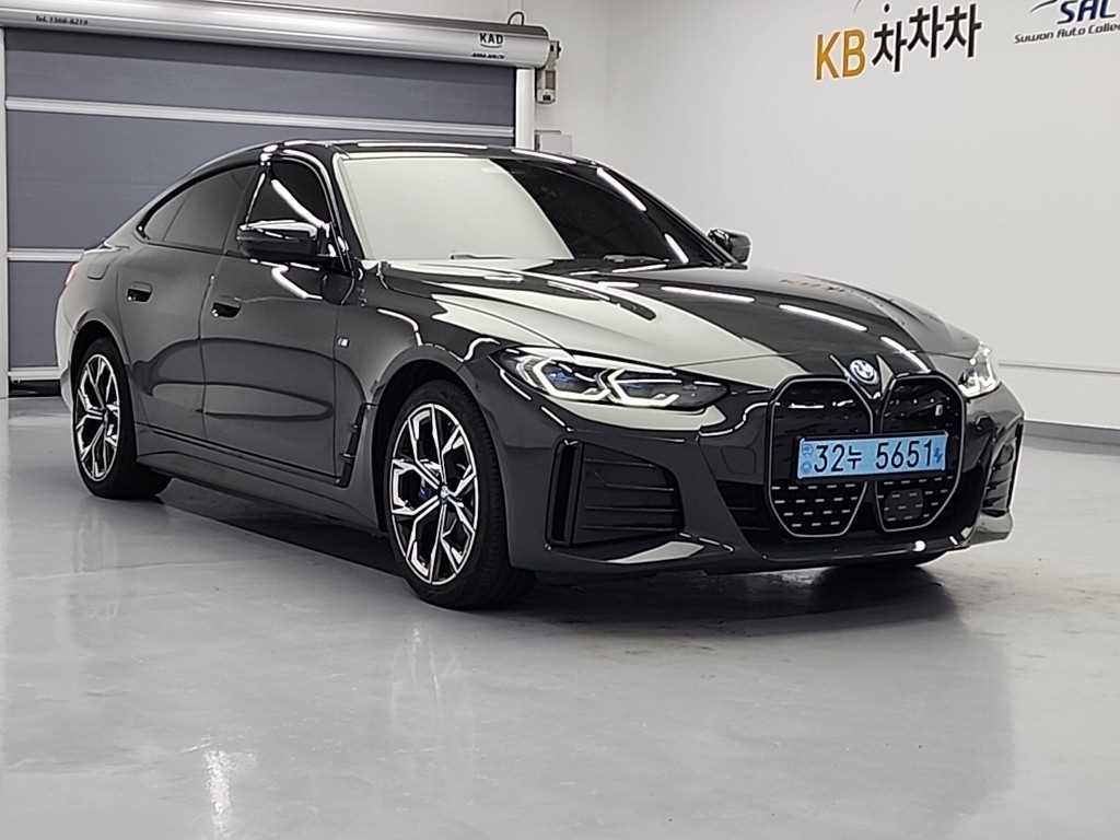 BMW i4 - Vista 4