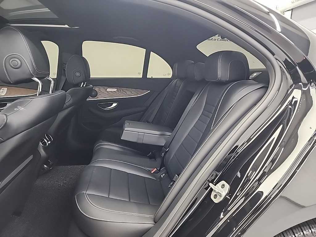 Mercedes Benz E class - Vista 12