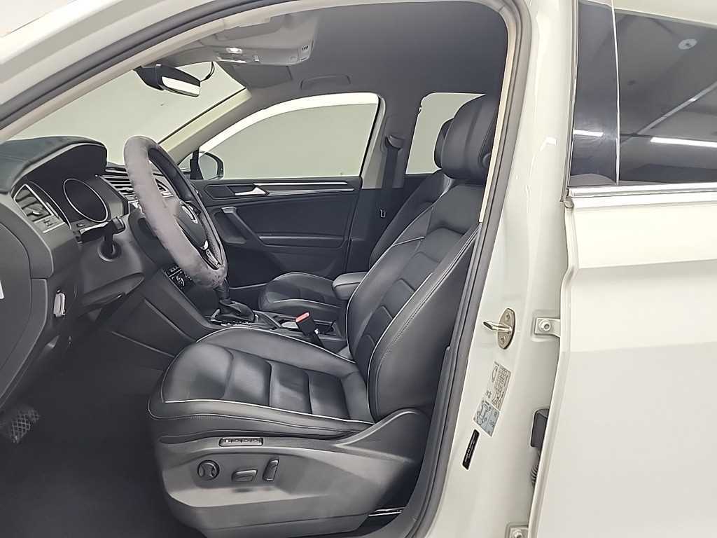 Volkswagen Tiguan - Vista 11