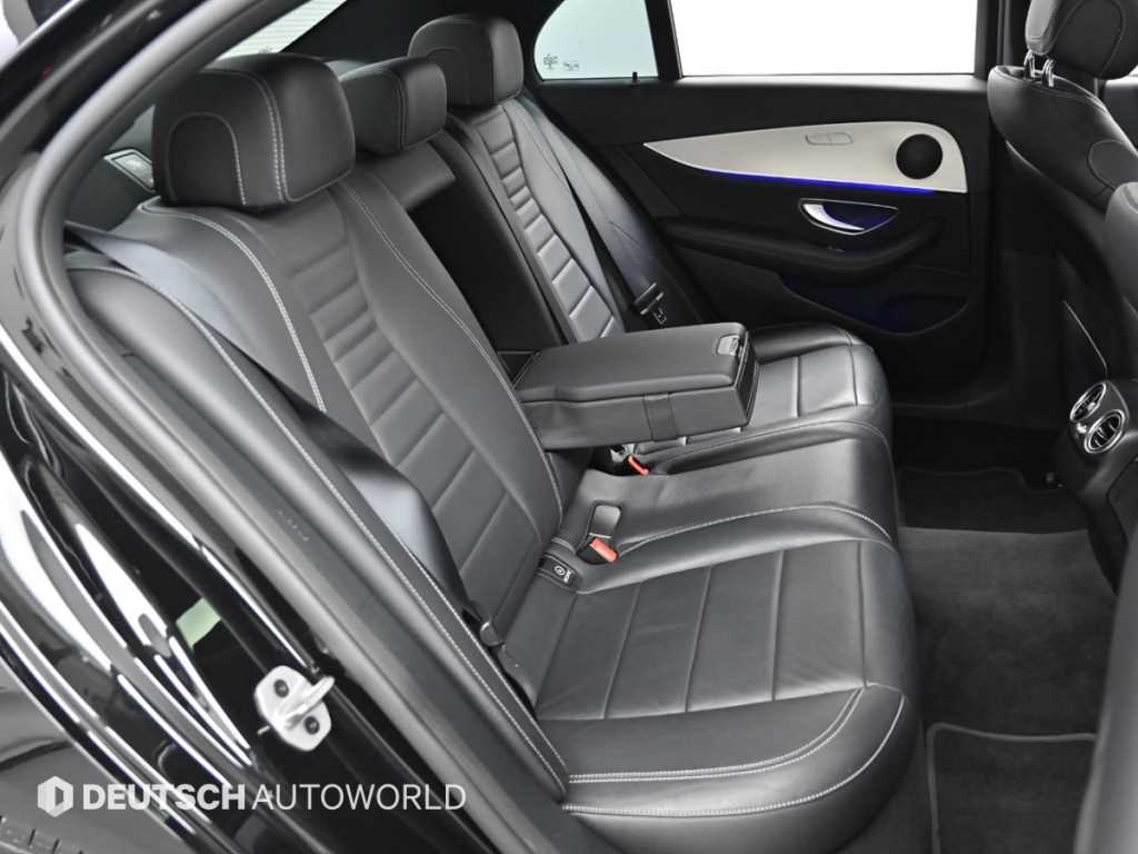 Mercedes Benz E class - Vista 12