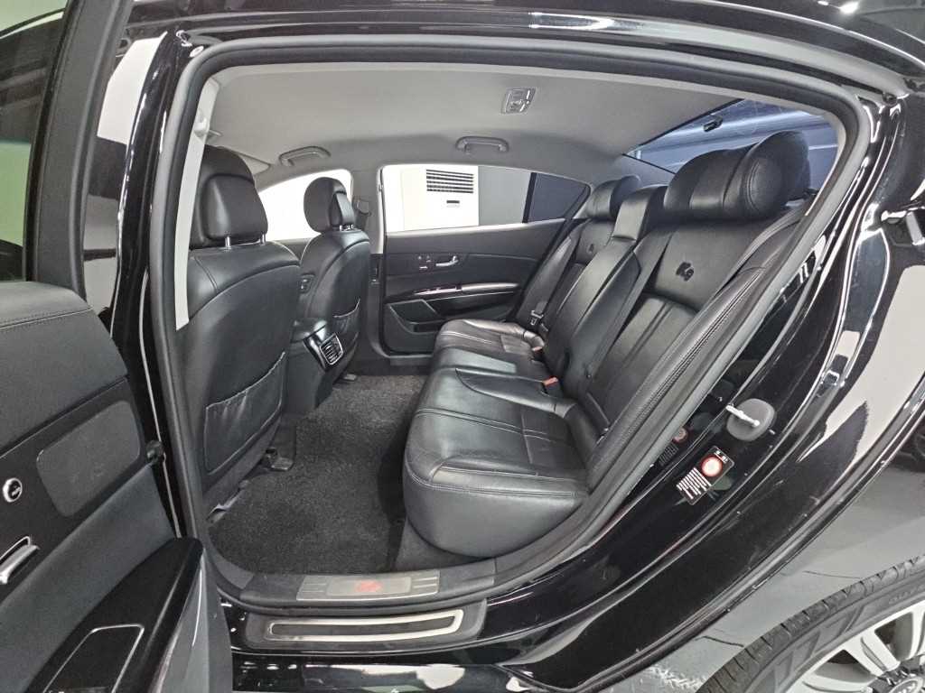 KIA K9 - Vista 12