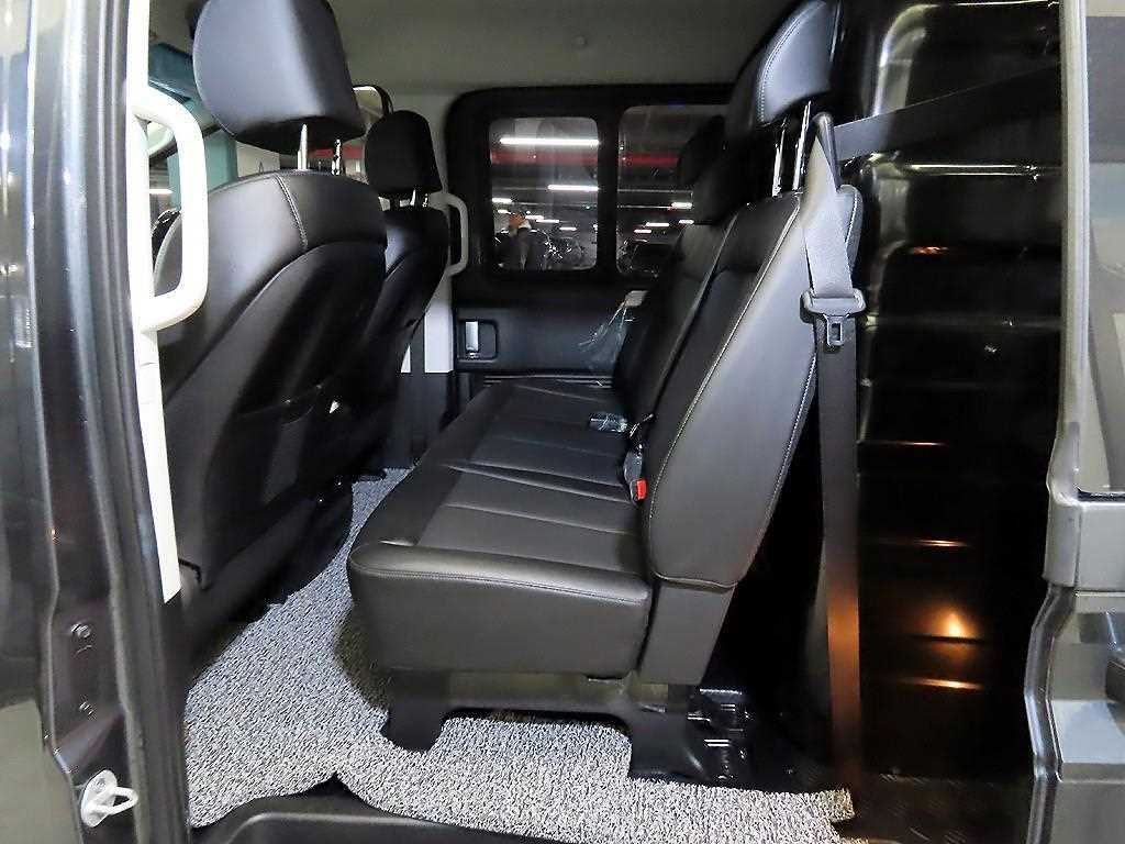 HYUNDAI Staria - Vista 7