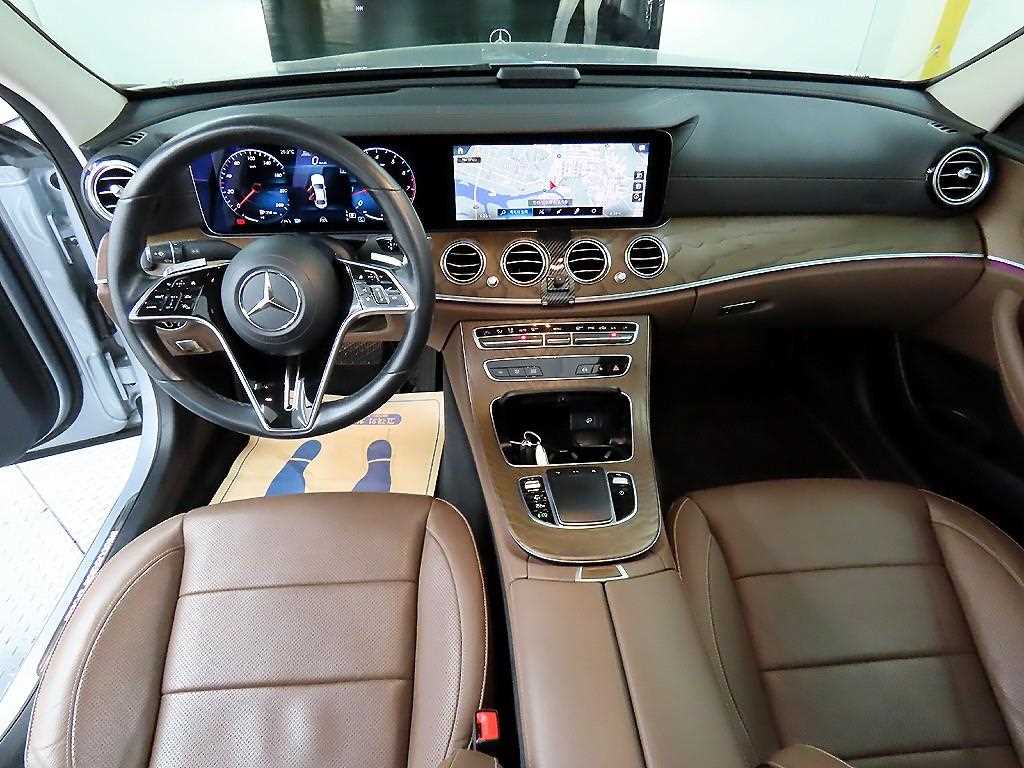 Mercedes Benz E class - Vista 7