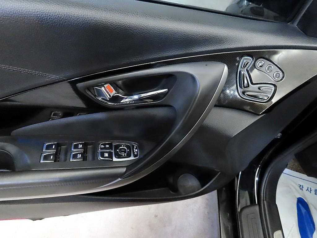 HYUNDAI Grandeur 2015 Negro - Importación desde Corea - HF Imports Iquique - Foto 13
