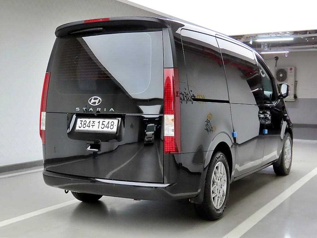 HYUNDAI Staria - Vista 4