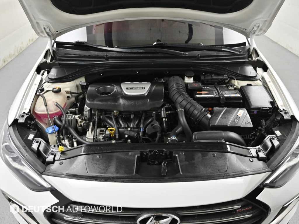 HYUNDAI Avante - Vista 6