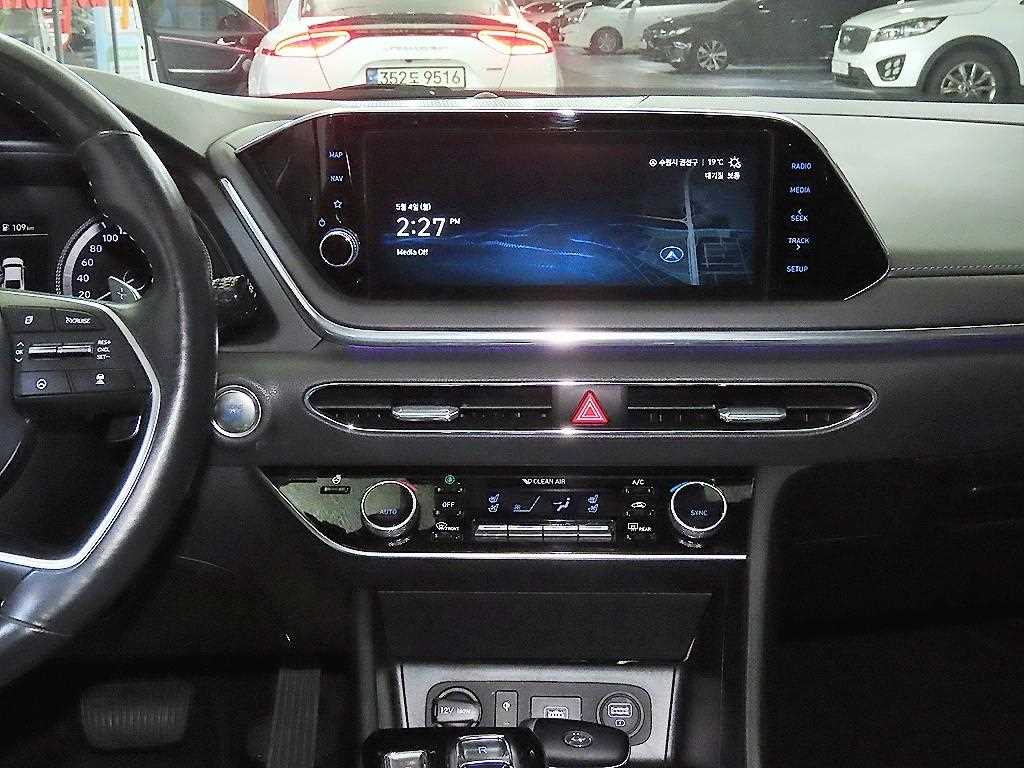 HYUNDAI Sonata - Vista 11