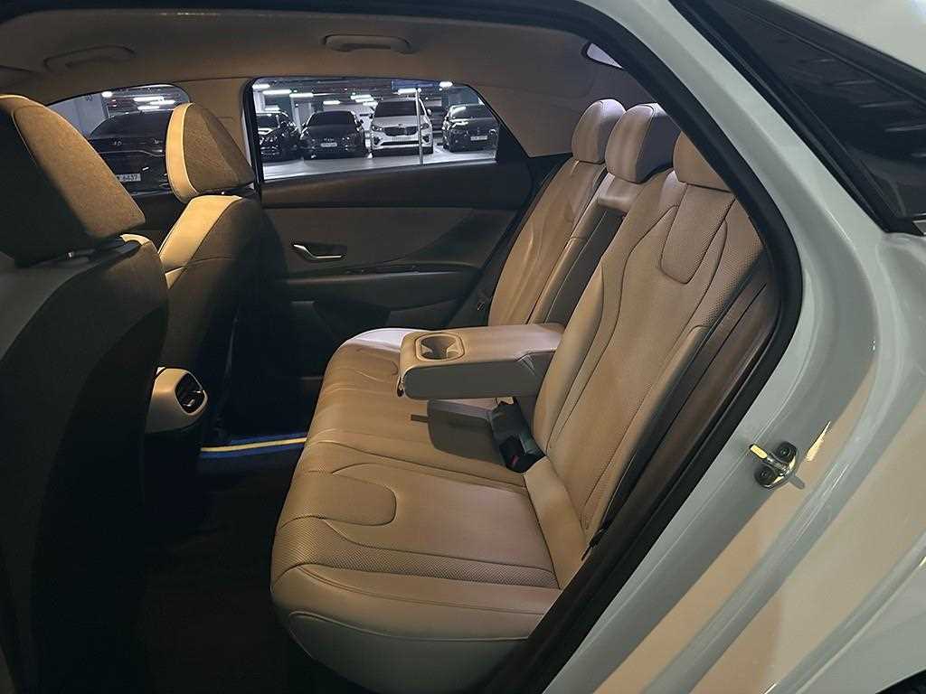 HYUNDAI Avante - Vista 8