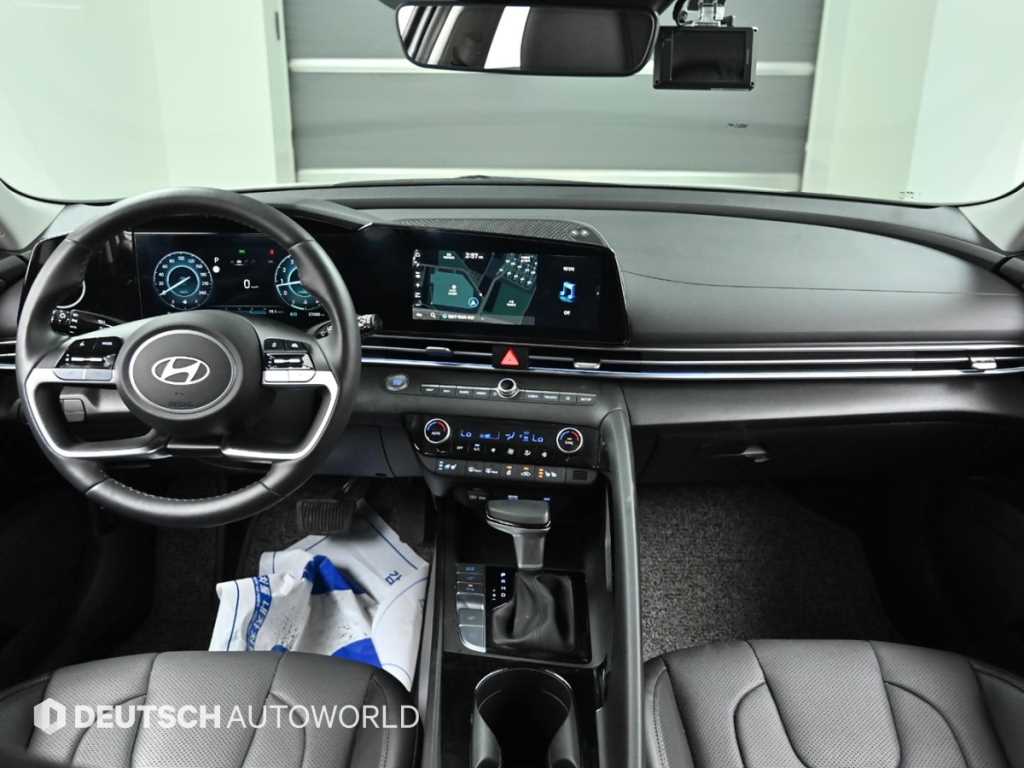 HYUNDAI Avante - Vista 7