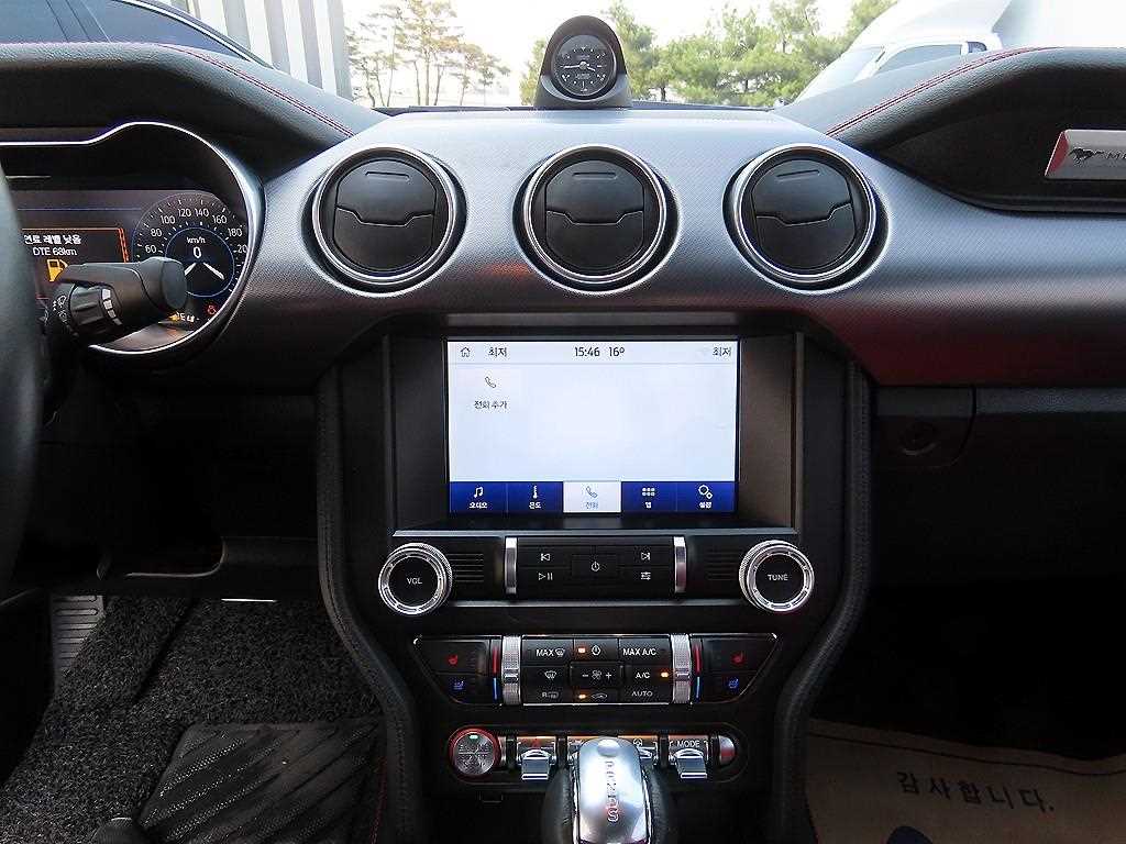 Ford Mustang - Vista 12