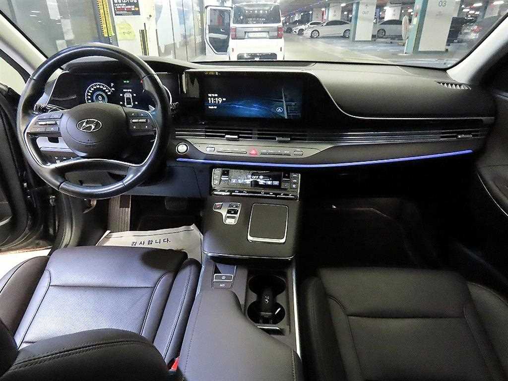HYUNDAI Grandeur - Vista 10
