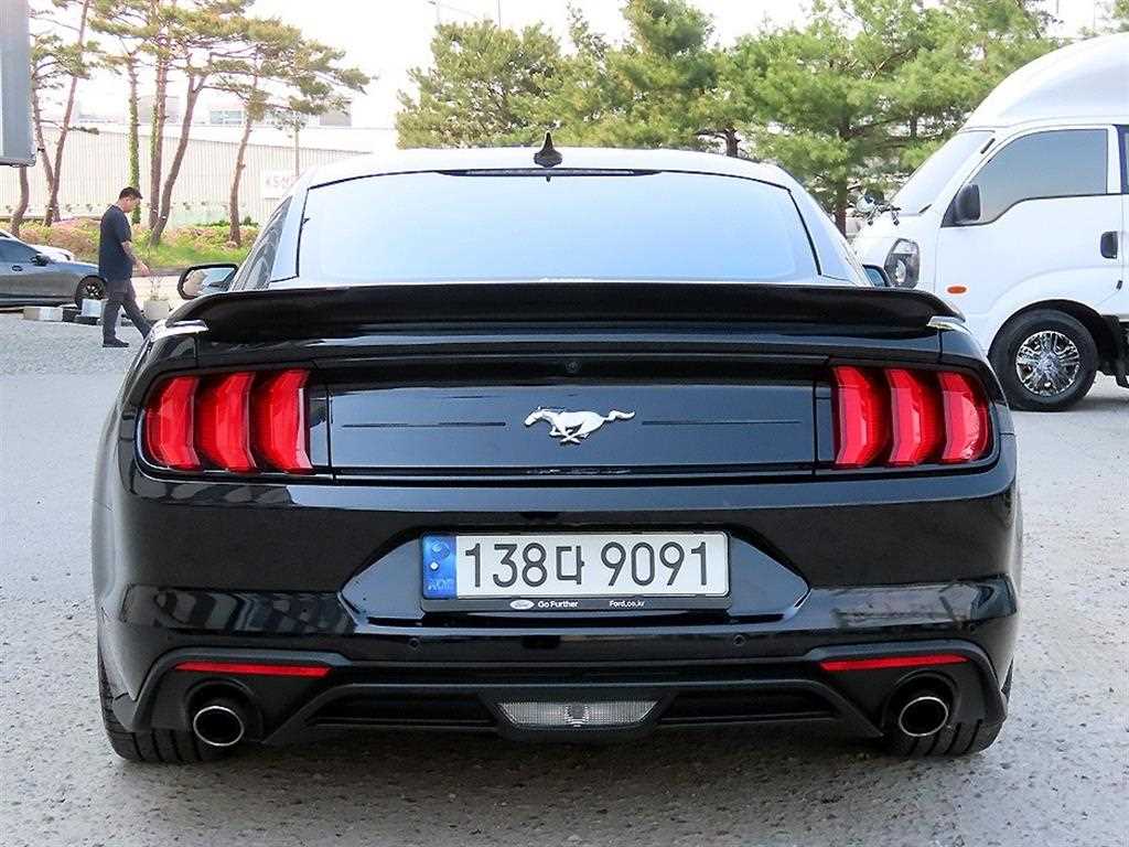 Ford Mustang - Vista 4