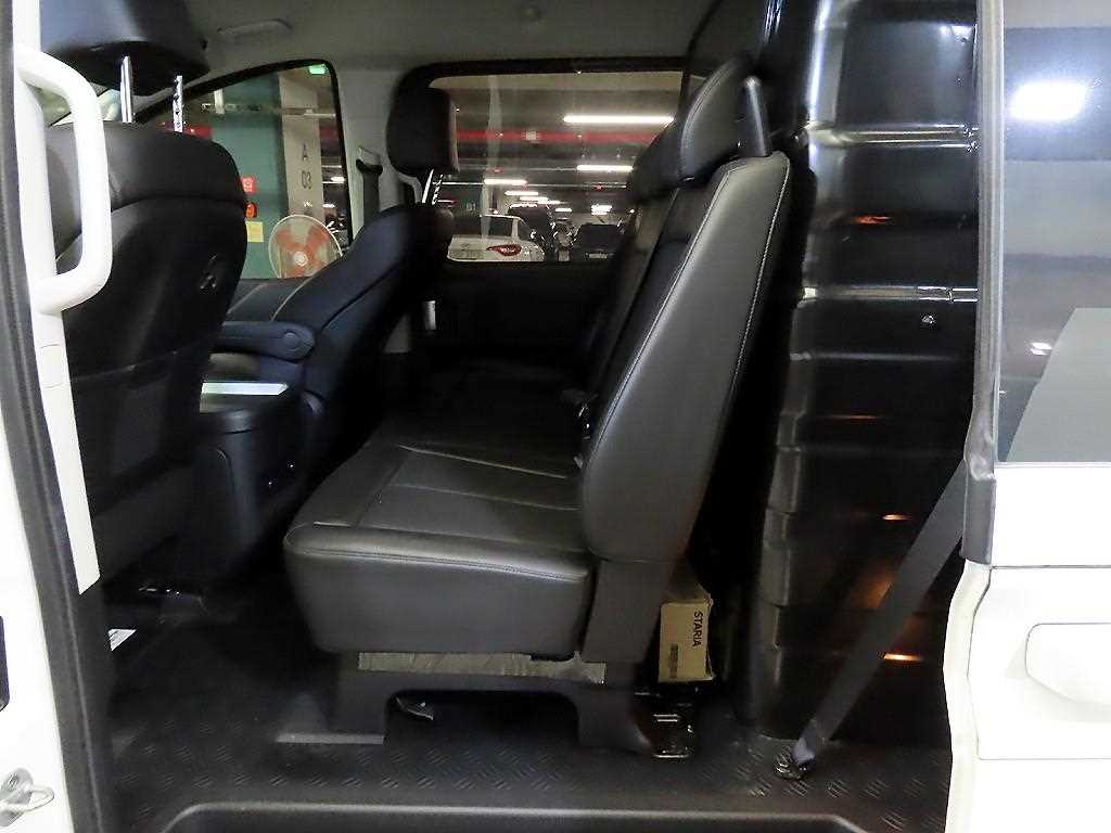 HYUNDAI Staria - Vista 7