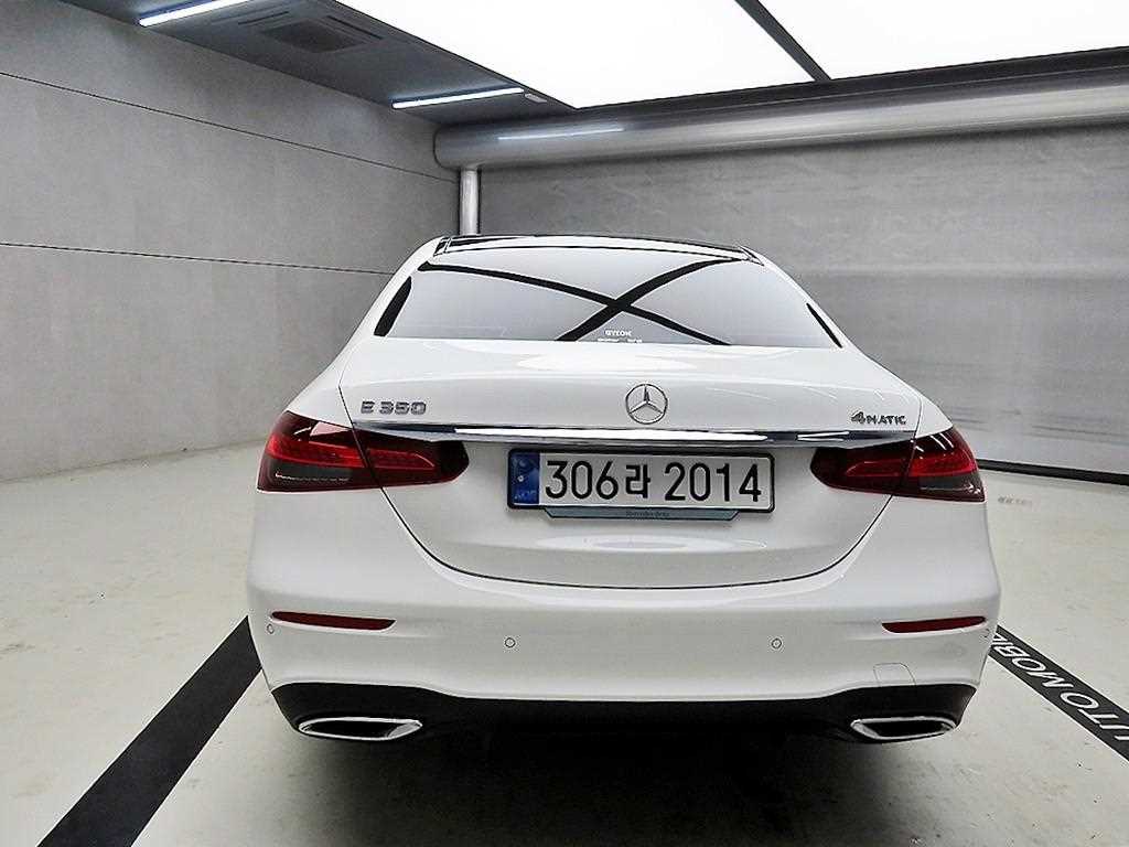 Mercedes Benz E class - Vista 3