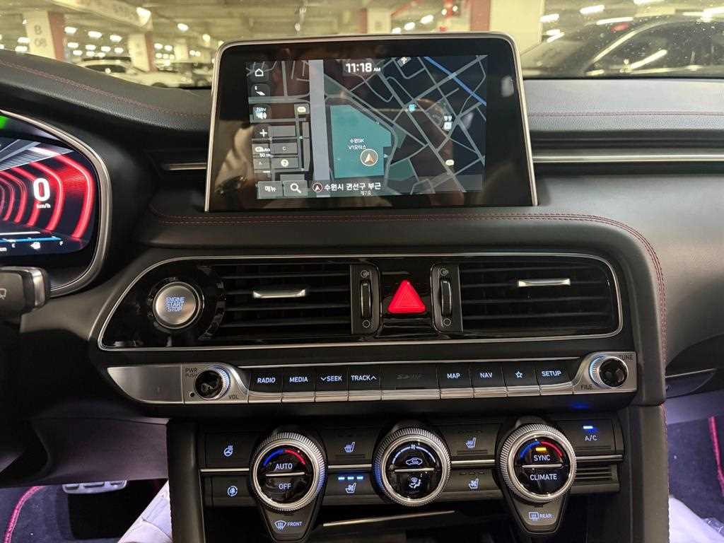 Genesis G70 - Vista 11