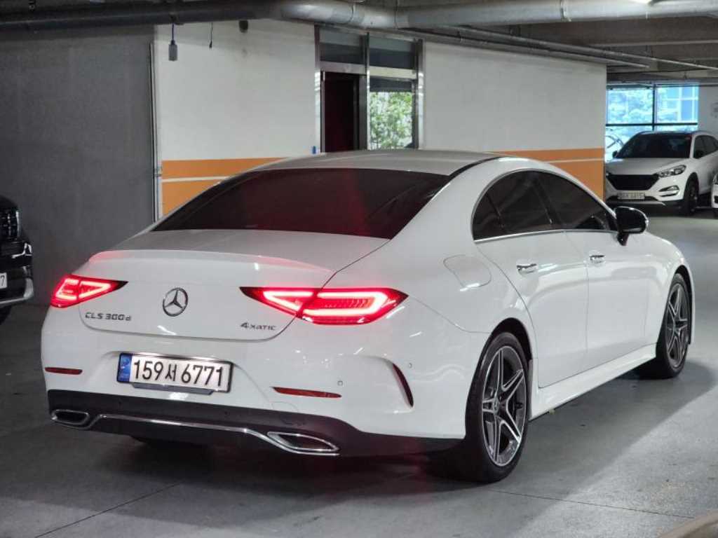 Mercedes Benz CLS Class - Vista 4