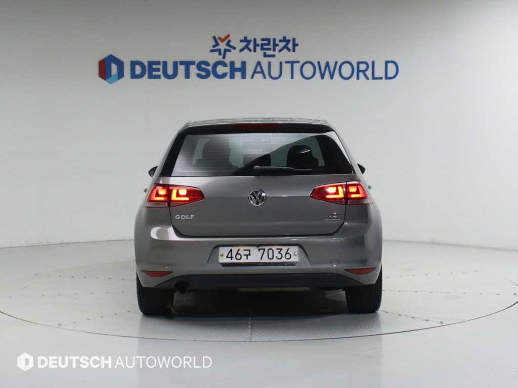 Volkswagen Golf - Vista 4